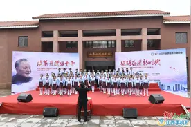 江西：小平小道诵读经典 纪念改革开放四十周年图片