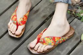 为何女性夏日爱穿木屐？唐朝女性都懂的秘密，日本女人又喜欢上了图片