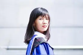 papi酱毕业美照曝光 粉丝称要当papi酱颜饭图片