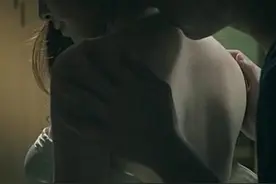 亲吻爱抚别人的新娘遭报应，这爱情来得有点重口惊悚图片