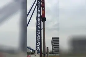 建筑施工新技术——电动液压打桩机，提高生产效率就靠它视频封面