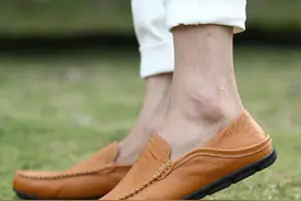 看看潮男们都在穿哪些潮鞋图片