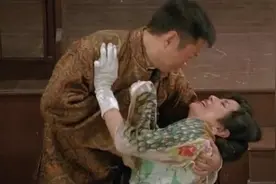 吴君如被剧组拉去演替身，结果被男一打的惨不忍睹视频封面