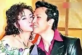 甄子丹的3段情史，第一任已老成这样，第二任当众下跪表白！视频封面
