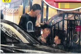 张柏芝带子返港  一家团聚  霆锋抱Lucas感动眼湿图片