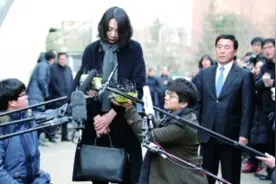 韩国财阀千金逼停飞机、让人下跪扇耳光，有钱就能为所欲为嘛？图片
