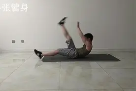 农村小伙用仰卧交替抬腿健身减肥，瘦腿和肚子，效果真好视频封面