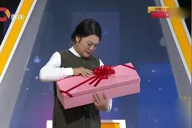 母女二人冰释前嫌，妈妈内疚现场情绪失控，女儿：妈妈再爱我一次视频封面