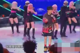 中国最新神曲 大张伟携凤凰传奇将上榜美国Billboard视频封面