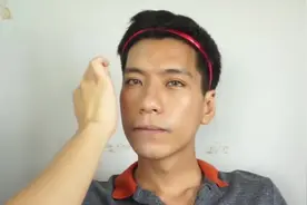 现在的男生也流行化妆了，上完妆后，我都被他迷住了视频封面