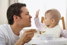 TO女孩爸爸：这辈子你哭得最伤心的一次是......图片