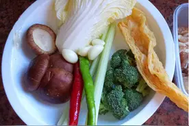 麻辣鲜香的排骨香锅竟然是这样做的，又好吃又下饭赶紧收藏！图片