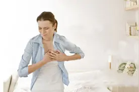 女性胸闷是怎么回事图片