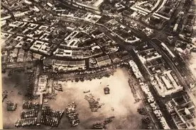 1945，美军航拍青岛，日军缴械历史场景！图片