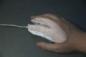 想快速简单的转换英雄联盟左右键？试下这款鼠标图片