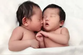二胎“双”喜临门！高龄产女的妈妈说：再辛苦也值得图片