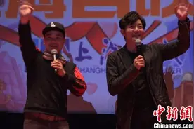 迪丽热巴郭京飞《21克拉》饰情侣 大鹏颠覆诠释阴险富豪图片