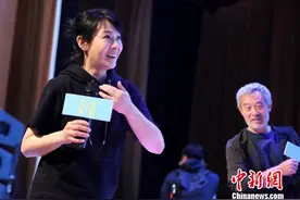 刘若英携《后来的我们》亮相南京图片