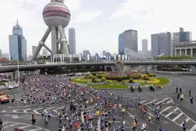哪怕说好的雨水突变湿热，这场半马依旧收获不变的好评图片