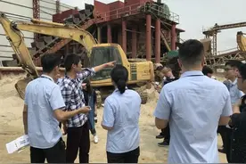 东莞市第一法院查封三家无环保手续采砂场图片
