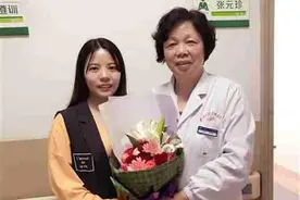 孪生兄弟在妈妈肚里“争血”双双遇险图片