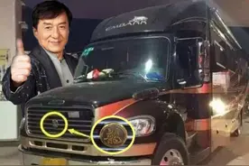 成龙座驾曝光 系赵本山同款“移动城堡”图片