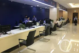 5月1日起，申请人办理出入境证件“只跑一次”图片