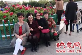 永城市天香公园繁花似锦 市民文明赏花不负好春光图片