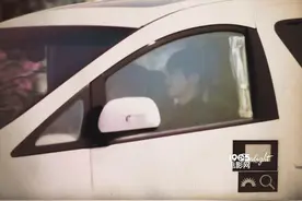 苏！王俊凯自驾车片场上班 真·秋名山车神超A图片