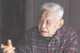 工作拼命 家事“三不管” 温州93岁劳模李慕芳图片