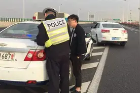 上海交警专项整治沪C号牌机动车“闯禁”，华夏高架路一个匝道口查获5起！图片