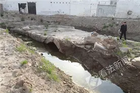 北京一拆迁村挖出古桥 还有镇水兽图片