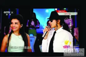中山女教师上央视模仿杰克逊 获赞“素颜很美”图片