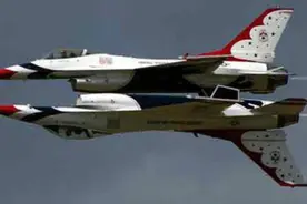 专业！美空军“雷鸟”飞行表演队飞行员做起飞前准备视频封面
