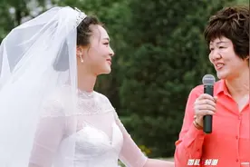 前女排队长惠若琪大婚，郎平率弟子前往祝福，泪洒现场！视频封面