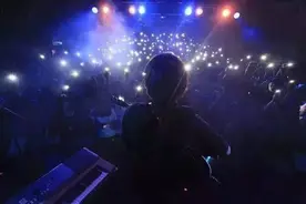 逃跑计划来津！听“夜空中最亮的星”、Like A Bird！图片