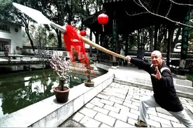 太极拳轶事丨相遇耍太极大枪的老者图片