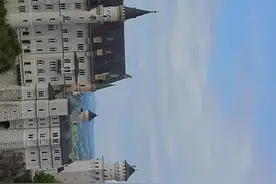 新天鹅堡，就是路德维西二世为茜茜公主铸造的美梦，也是迪士尼城堡的建造原型，在许多人心里这就是全世界最浪漫的城了视频封面