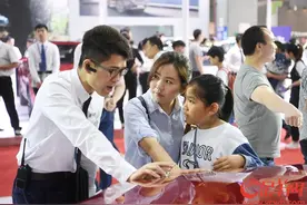五一来这里看车展图片