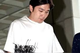 [MD PHOTO] 韩国偶像组合Super Junior成员强仁检察院接受调查图片