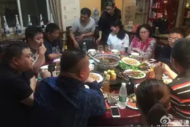 于谦组局吃大餐 岳云鹏喝多了没加滤镜图片