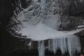 世界攀冰界冒险队长 挑战林州140米高“雪松”冰瀑图片
