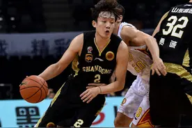 丁彦雨航连庄CBA常规赛MVP，阿联得票排名第三图片