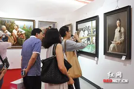 “国际艺术才女油画展”长沙开幕 市民可免费观展图片