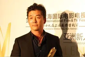黑豹前主唱夺亚洲新人奖影帝 尔冬升望新人莫侥幸图片