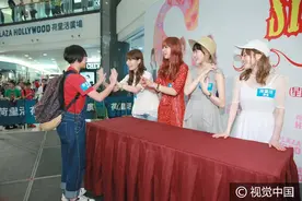 日本女团Silent Siren见面会清一色男粉捧场图片