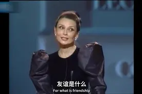 奥黛丽·赫本于1981年致颁奖词，看年过5旬的她如何是惊艳世界视频封面