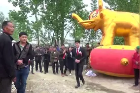 山东一小伙结婚，嫁妆用一大货车拉，嫁妆太齐全了，好幸福视频封面