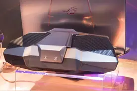 华硕ROG GX700水冷超频电竞笔电 发挥惊人游戏潜能图片
