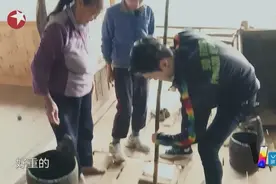 张艺兴暖心来到留守儿童家里，小绵羊化身大力士霸气喂猪！视频封面